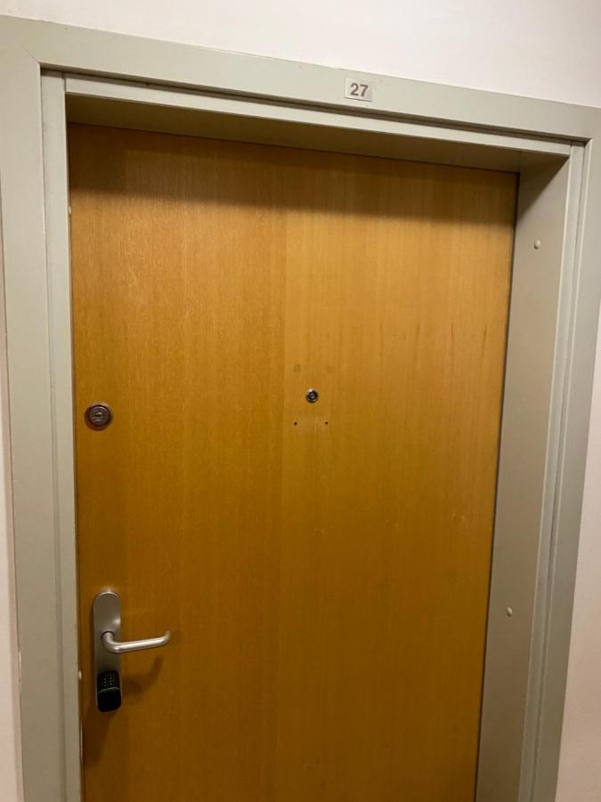 Self Check-In Studio With Wi-Fi And Parking Place Apartamento Zagreb Exterior foto